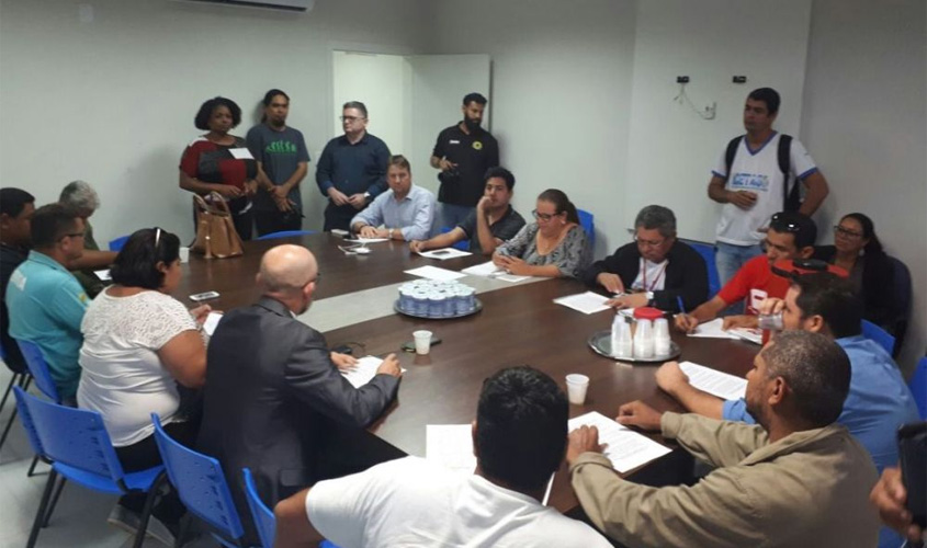 Sintero denuncia tentativa do prefeito Hildon Chaves de terceirizar serviços básicos como a educação e a saúde 