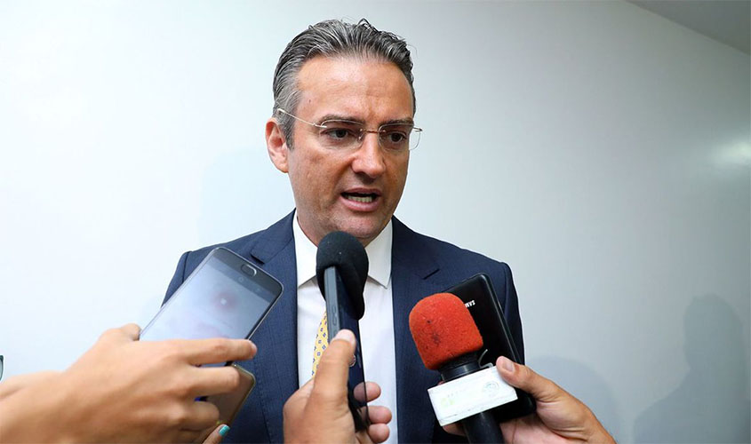 Bolsonaro nomeia secretário da Abin para a direção-geral da PF