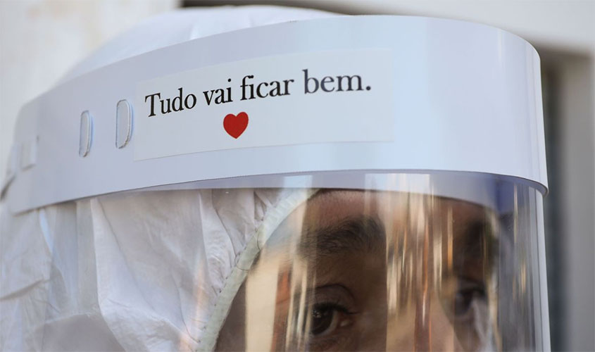 Brasil registra 105 mil casos e 7,2 mil mortes por novo coronavírus