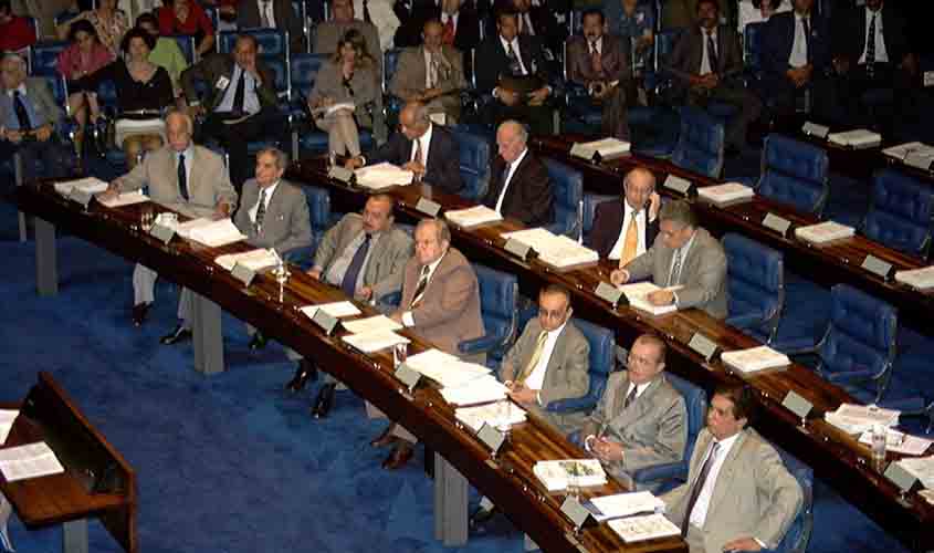 Senadores reforçam importância da Lei de Responsabilidade Fiscal, que faz 21 anos  
