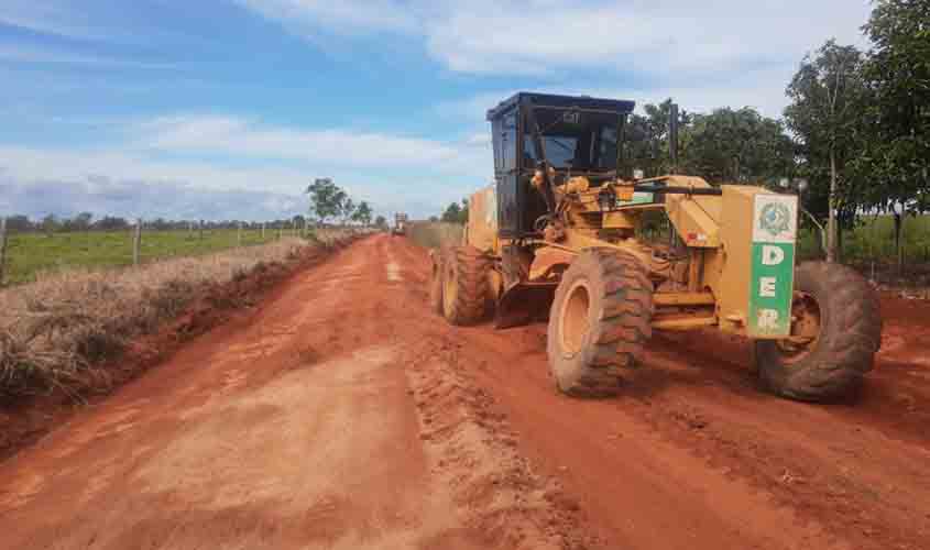 Rodovias 489, 491, 494 e 370 da região do Café recebem manutenção do DER