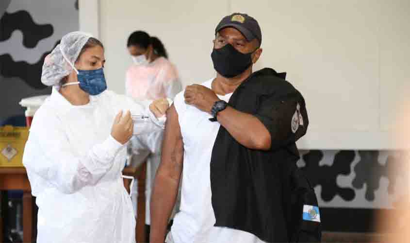 Lewandowski suspende antecipação de vacina de policiais e professores