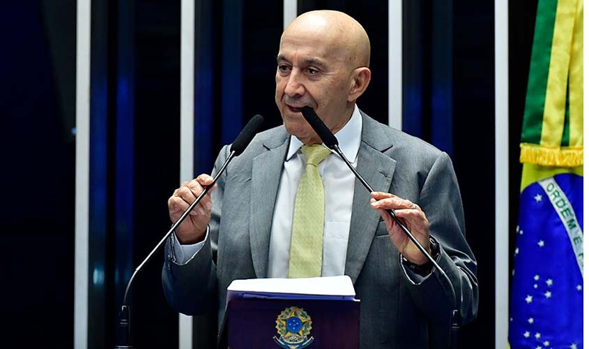 Confúcio Moura destaca importância da educação e do combate à fome no país