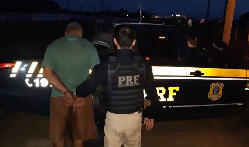 PRF prende homem com arma de fogo e munições
