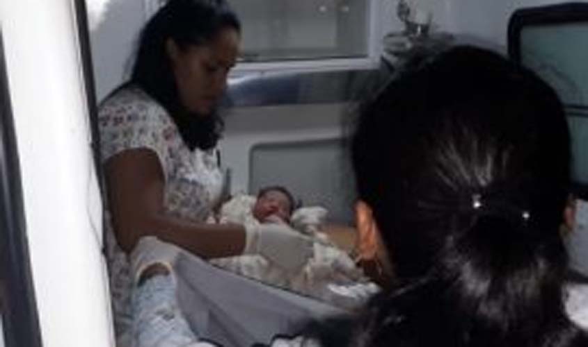 Choro de alegria dentro da viatura da Polícia Militar com o nascimento da filha de dona Raquel Barreto Leal