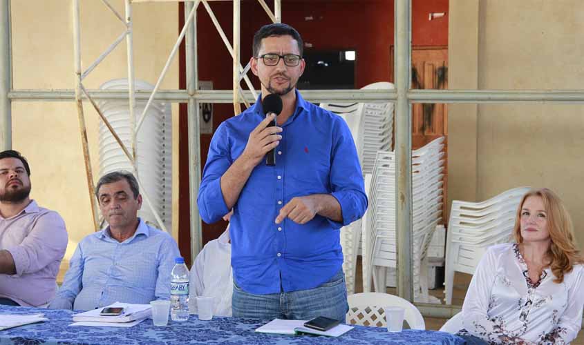 Deputado Anderson participa de audiência na Ponta do Abunã e repudia falta de representante do município