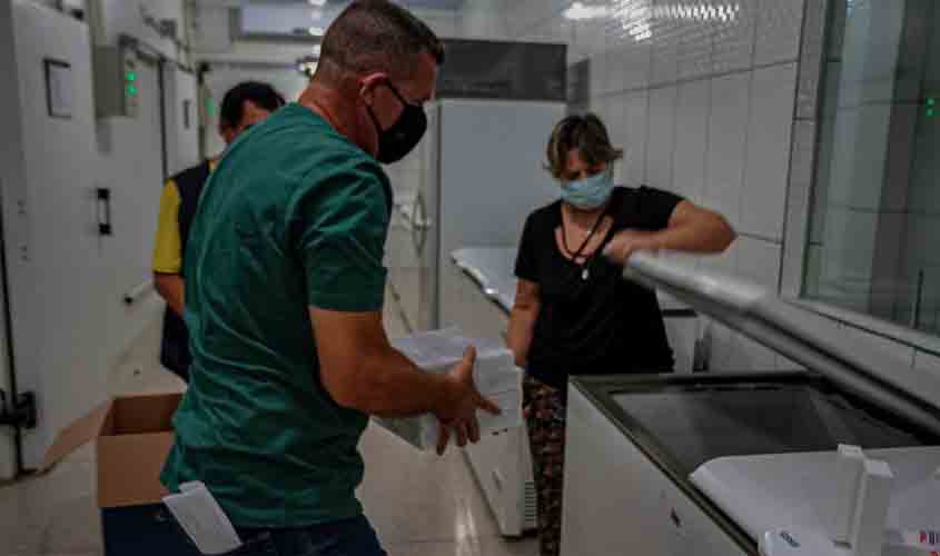 Rondônia recebe mais 4.680 doses de vacina contra covid-19; novo lote vai atender aeroportuários