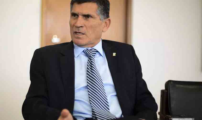 Santos Cruz declara guerra a Bolsonaro e diz que este não é o 'seu exército'