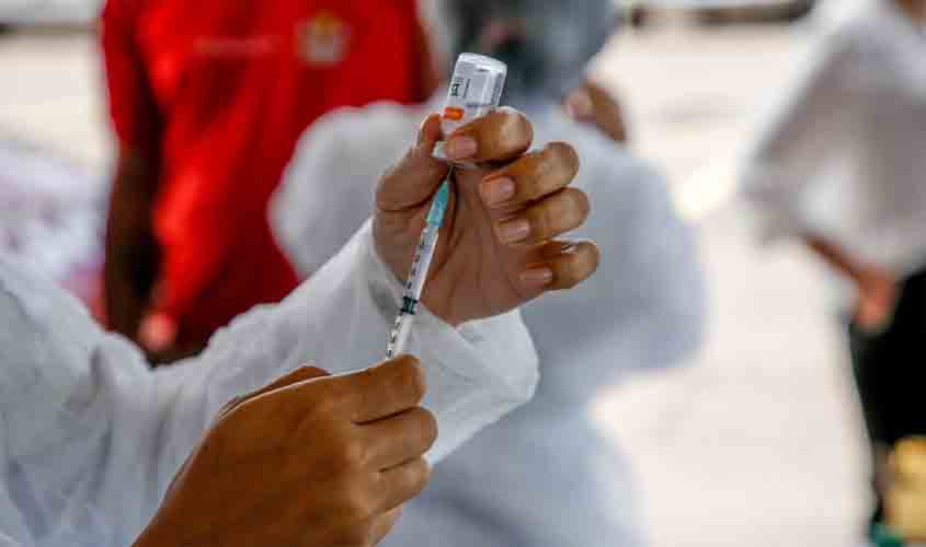 Equipe da Agevisa reforça importância de vacinar e dar transparência sobre os dados de vacinados contra a covid-19