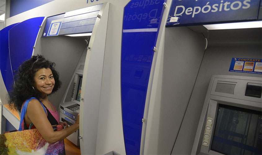 Bancos ainda estudam oferta de crédito garantido por saque-aniversário