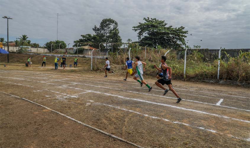 Cinco alunos conquistam medalhas no Atletismo do JOER