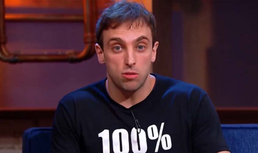 SBT demite humorista Léo Lins após piada sobre criança com hidrocefalia (vídeo)