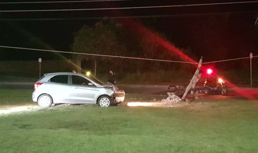 Motorista foge após derrubar poste de alta tensão na BR-364