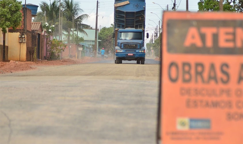 No Cristo Rei o asfalto já é realidade: com duas frentes de trabalho, obras aceleram no bairro   