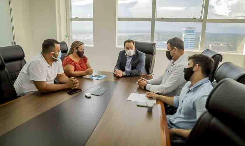 Está na conta da prefeitura de Cacaulândia R$ 300 mil para compra de tubos e patrolamento de estradas