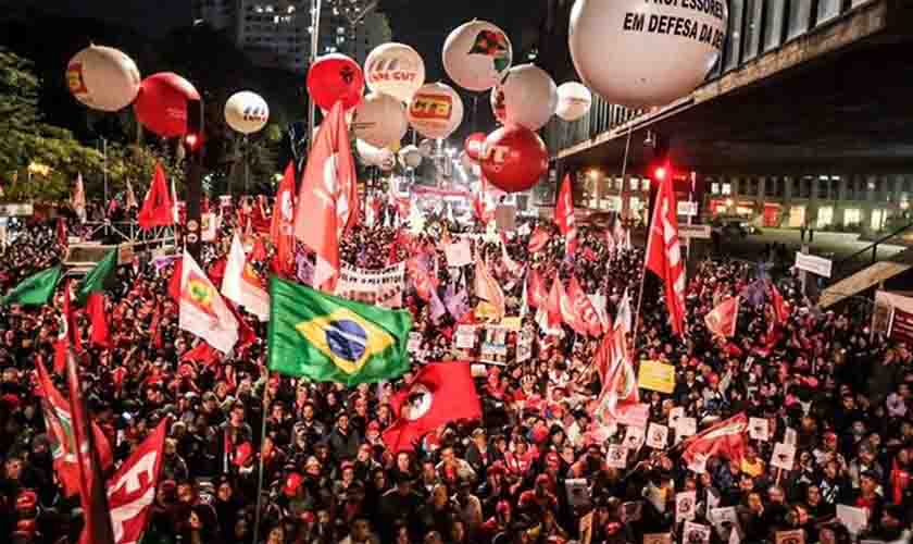 Servidores articulam paralisação nacional em protesto contra a reforma administrativa