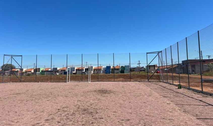 Governo de RO investe em lazer e inicia construção de três quadras de futebol society