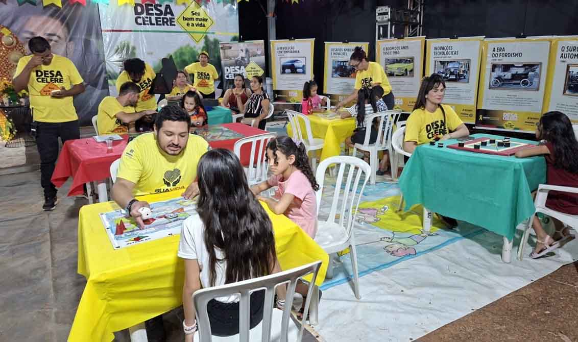Ação de educação para o trânsito conscientiza visitantes durante Arraial Flor do Maracujá