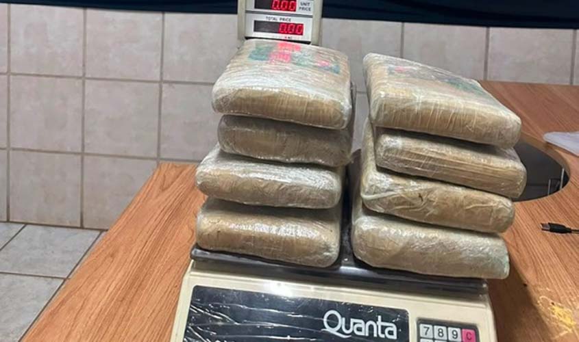 PF apreende 9 kg de skunk e prende passageiro em Rondônia