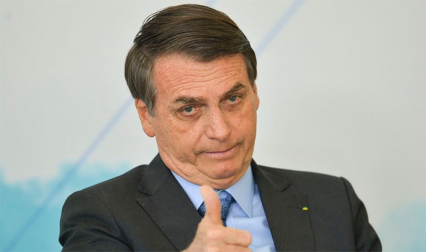 Bolsonaro vai se licenciar por três dias do cargo para cirurgia