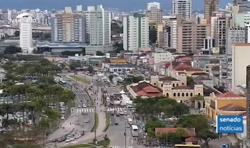 Vai à sanção proposta que amplia dispensa de licitação durante a pandemia