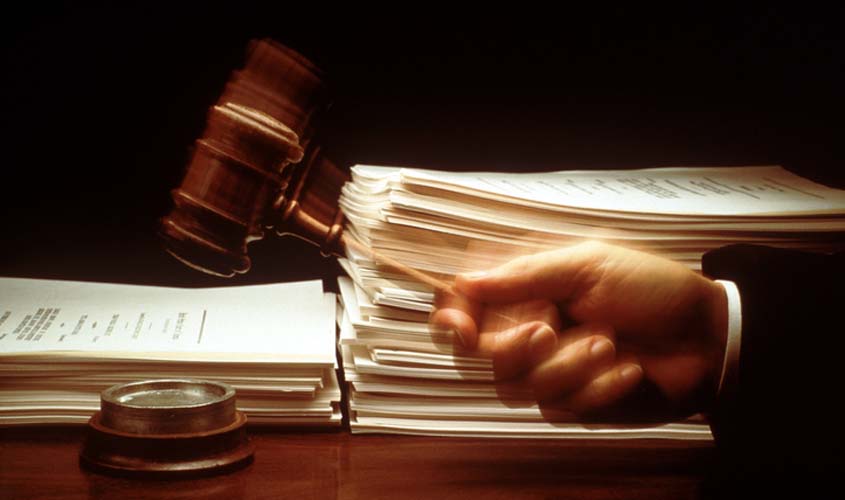 Com duas ações coletivas idênticas, gerente receberá conforme última decisão definitiva