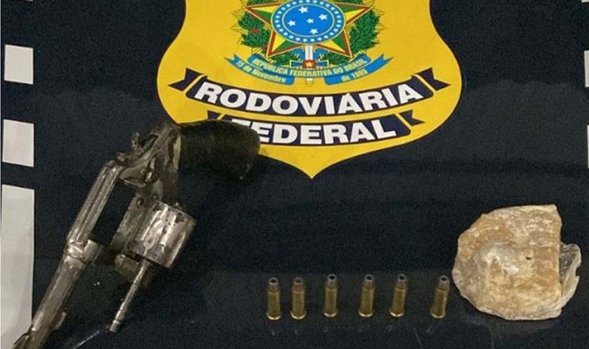 No último final de semana, PRF apreende droga, armas de fogo e munições