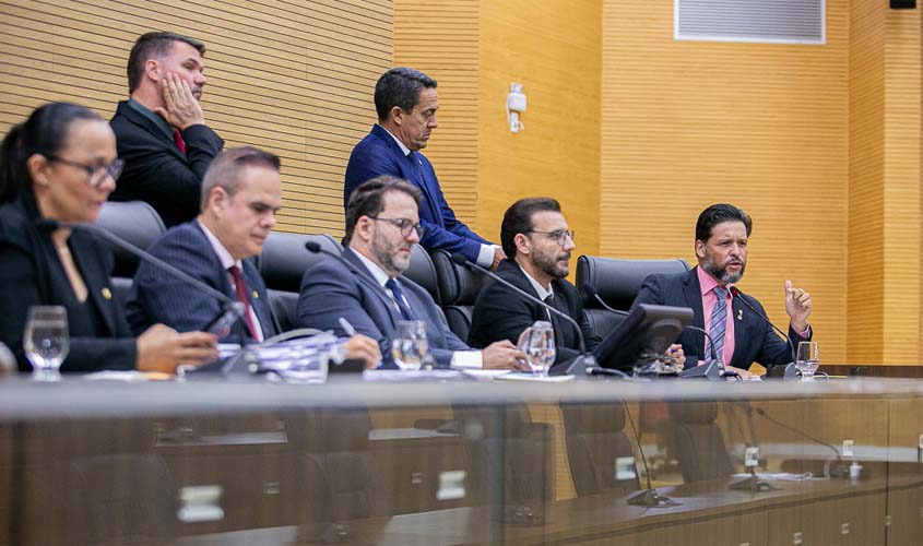 Assembleia aprova reestruturação de cargos e novas vagas no MPRO