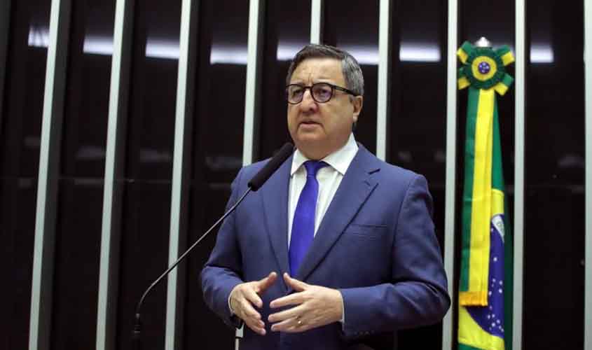 Câmara aprova projeto que proíbe cobrança para sindicatos na folha de aposentados do INSS  