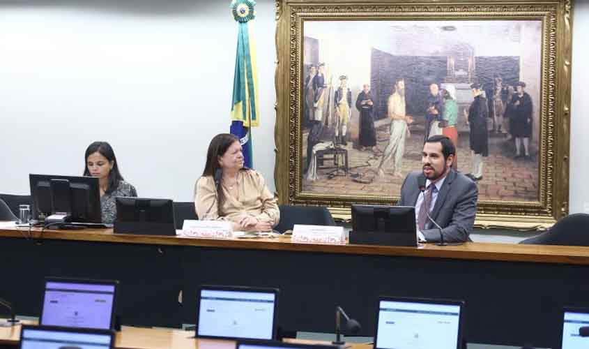 Parlamentares e especialistas divergem sobre a revogação da Lei da Alienação Parental  