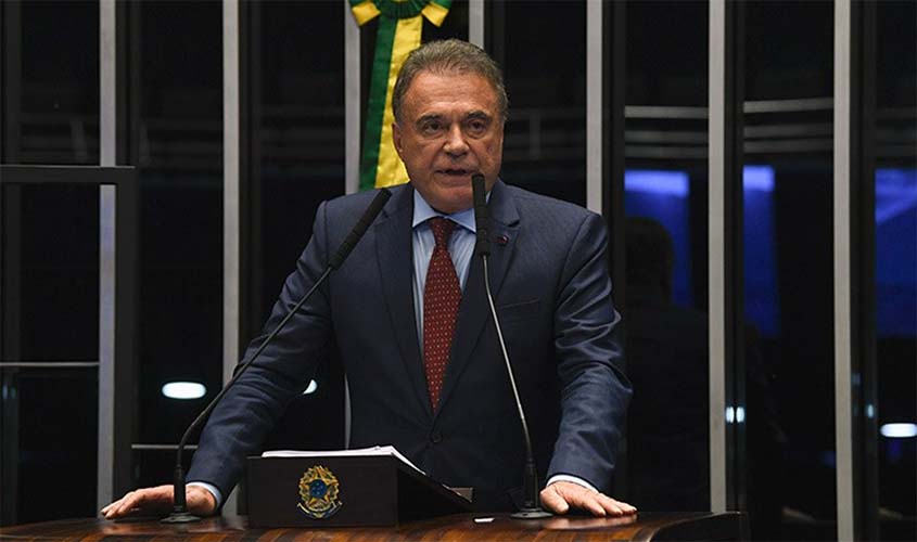 Alvaro Dias defende instalação da CPI dos Tribunais Superiores 