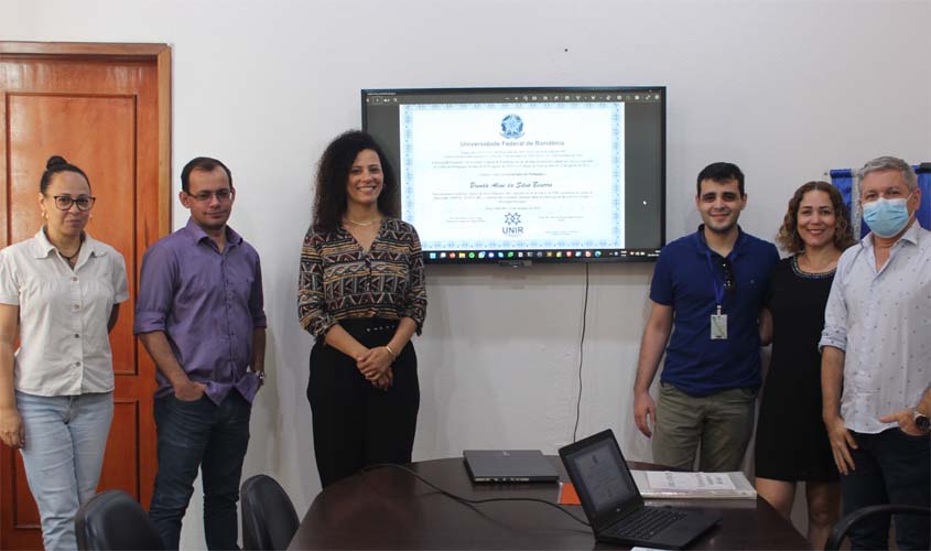  Reitora Marcele Pereira assina primeiro diploma digital da UNIR