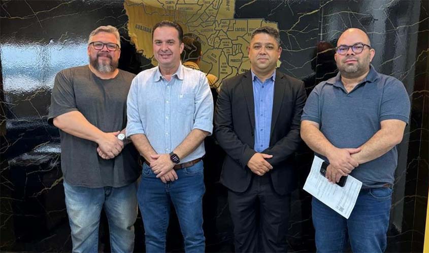 SINJUR visita deputados e contesta aumento de taxas cartorárias