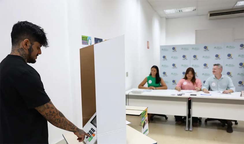 Veja os horários de votação neste domingo