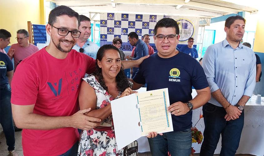 Deputado Anderson participa de entrega de títulos de regulação fundiária em Nova Califórnia