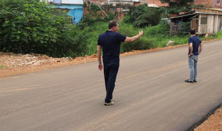 Prefeito Hildon Chaves vistoria 60 ruas em obras