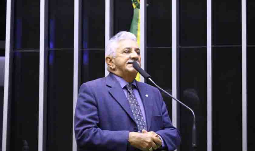 Projeto considera alienação parental impedir pai de acompanhar pré-natal