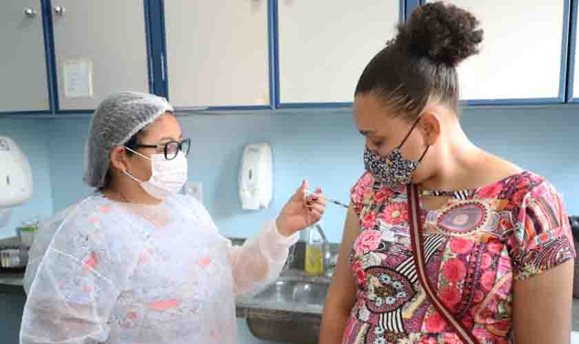 Gestantes, puérperas e recém-nascidos serão monitorados após vacina contra a covid-19 em Porto Velho