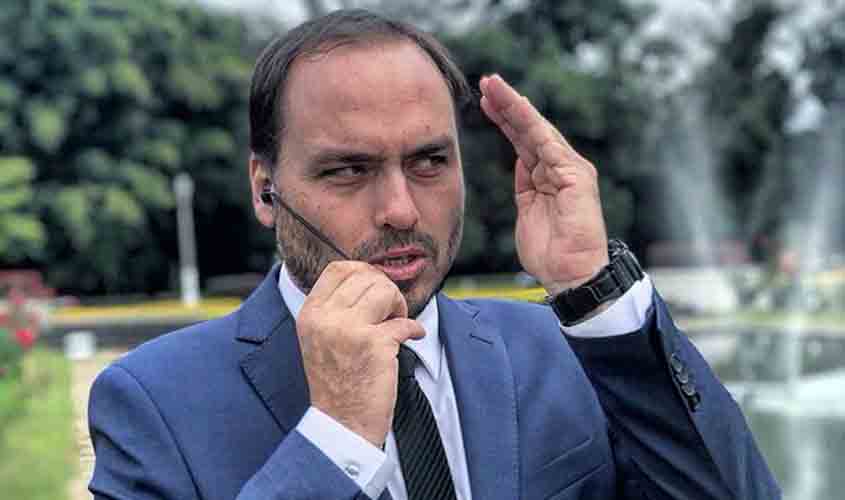 Carlos Bolsonaro é citado 43 vezes no inquérito dos atos antidemocráticos