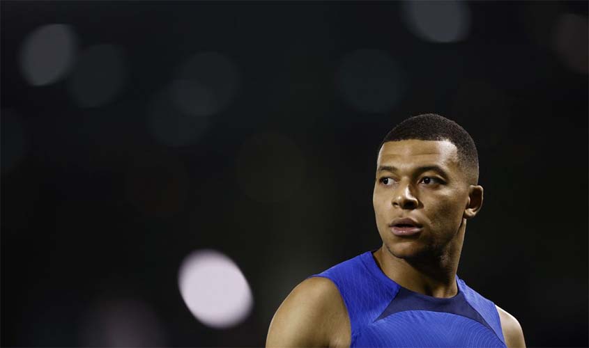 Duelo entre Mbappé e Lewandowski é o destaque da Copa no domingo