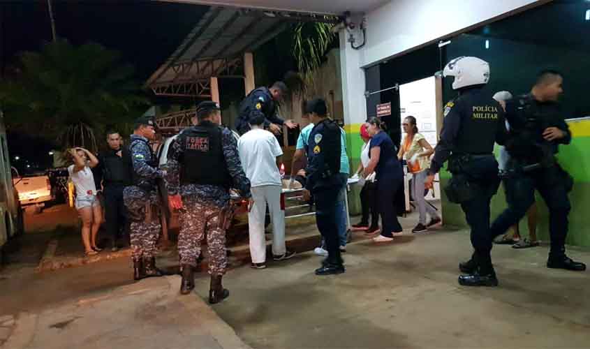 Um morto e dois baleados durante tentativa de roubo na zona leste de Porto Velho; policial saiu ferido