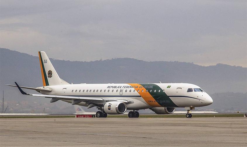 Aeronaves da FAB decolam com destino à China para buscar brasileiros