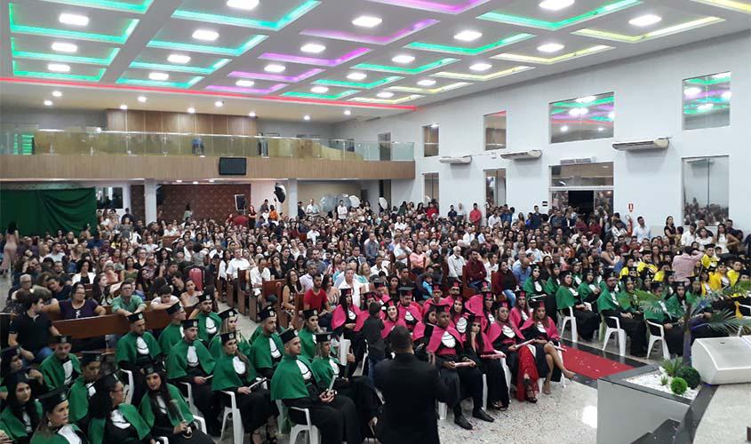 UNESC forma 82 profissionais em cinco cursos