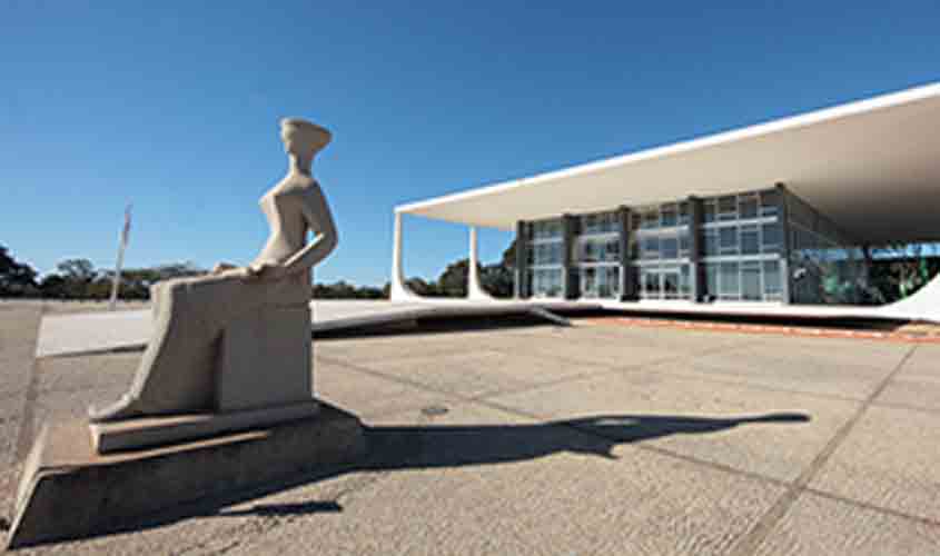 Ex-defensor público não consegue encerrar ação com argumento de prerrogativa de foro