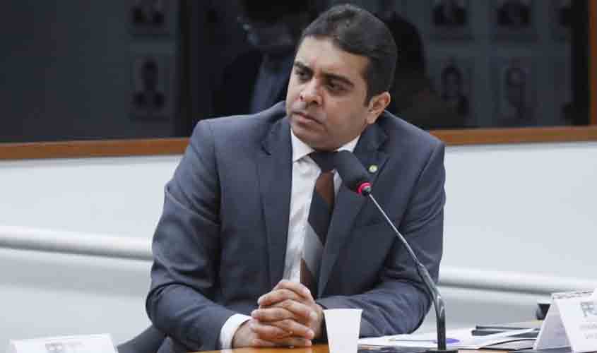 Projeto pune condutas de “furar fila” da vacinação e desviar vacinas