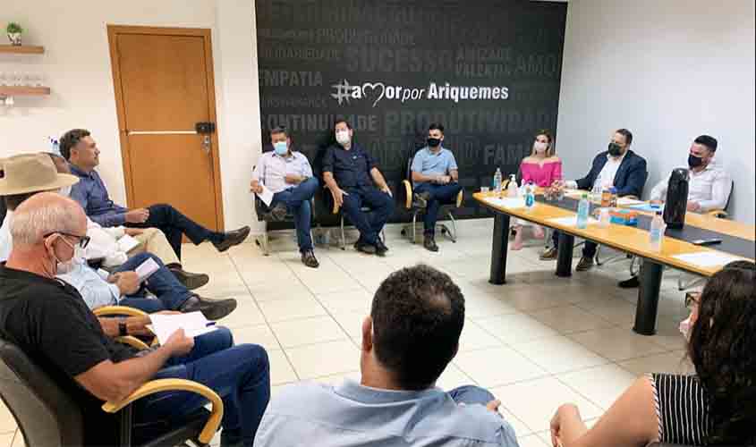 Presidente Alex Redano participa de reunião de prefeitos com chefe da Casa Civil