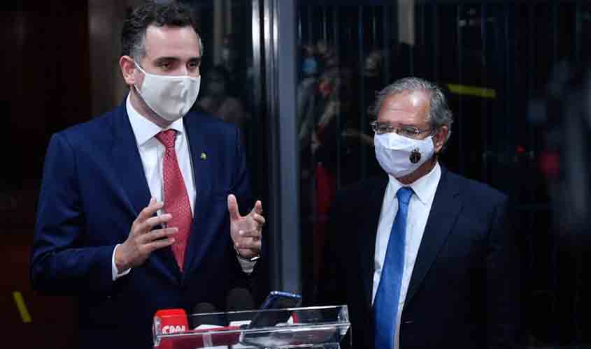 Pacheco e Guedes querem novo auxílio emergencial em troca de pauta fiscal 