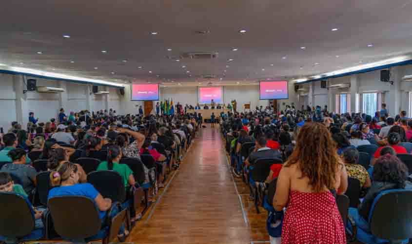 Prefeito Léo Moraes ouve demandas de famílias atípicas e anuncia ações imediatas