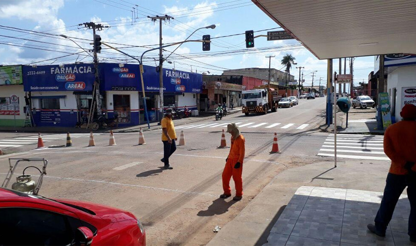 Prefeitura intensifica programa de sinalização de ruas e avenidas na Capital