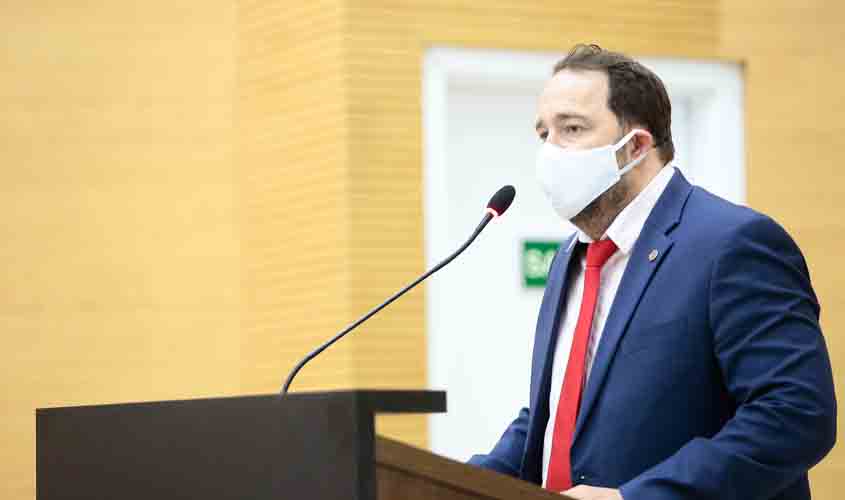 Presidente Alex Redano destina emenda para melhoria em escola